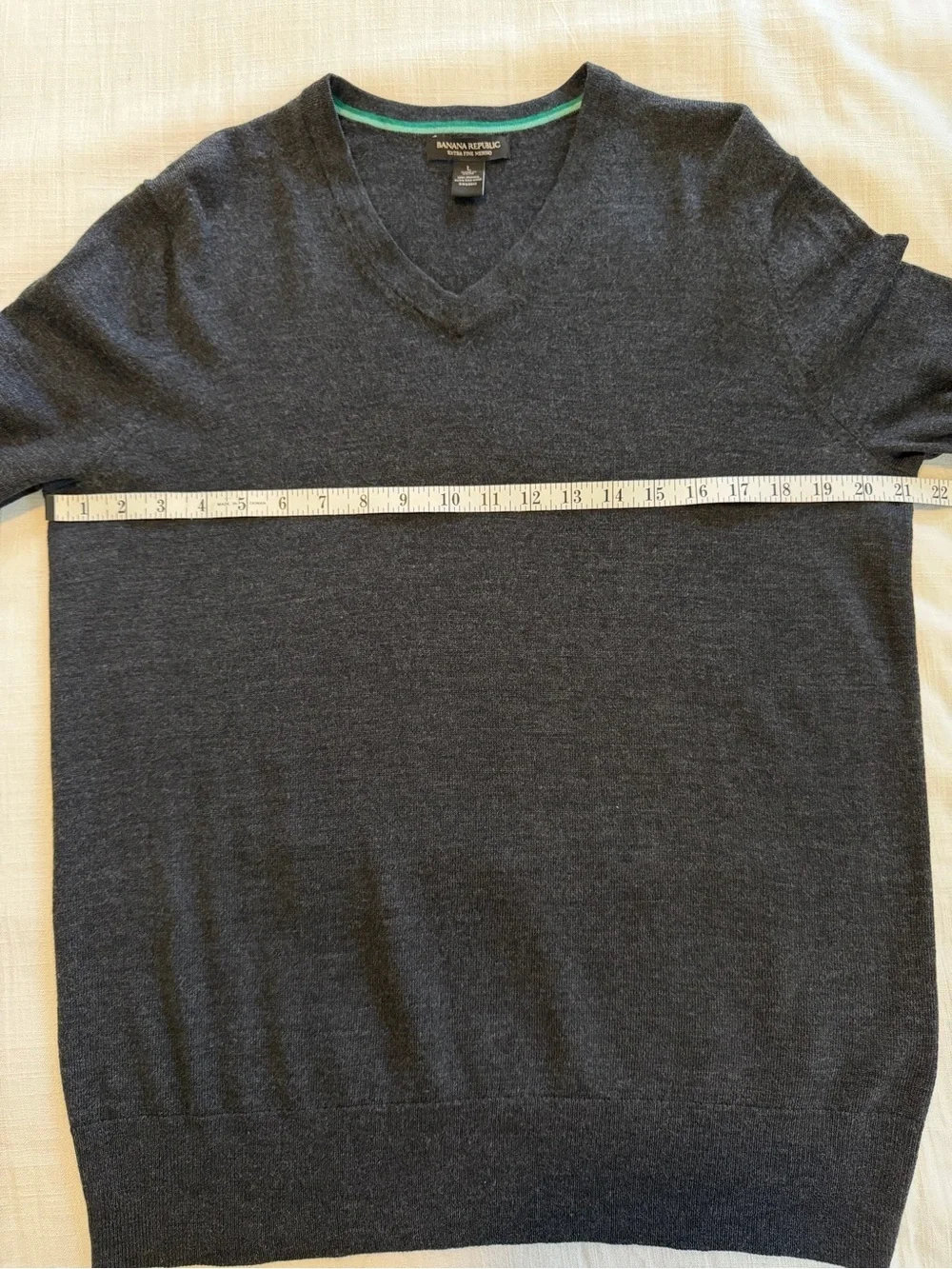 Banana Republic Merino Wool Grey V Neck Sweater Size Large